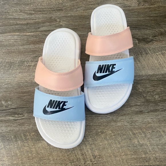 NIKE baby blue/ peach slides - Picture 2 of 10